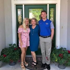 Meet your Posher, Debbie